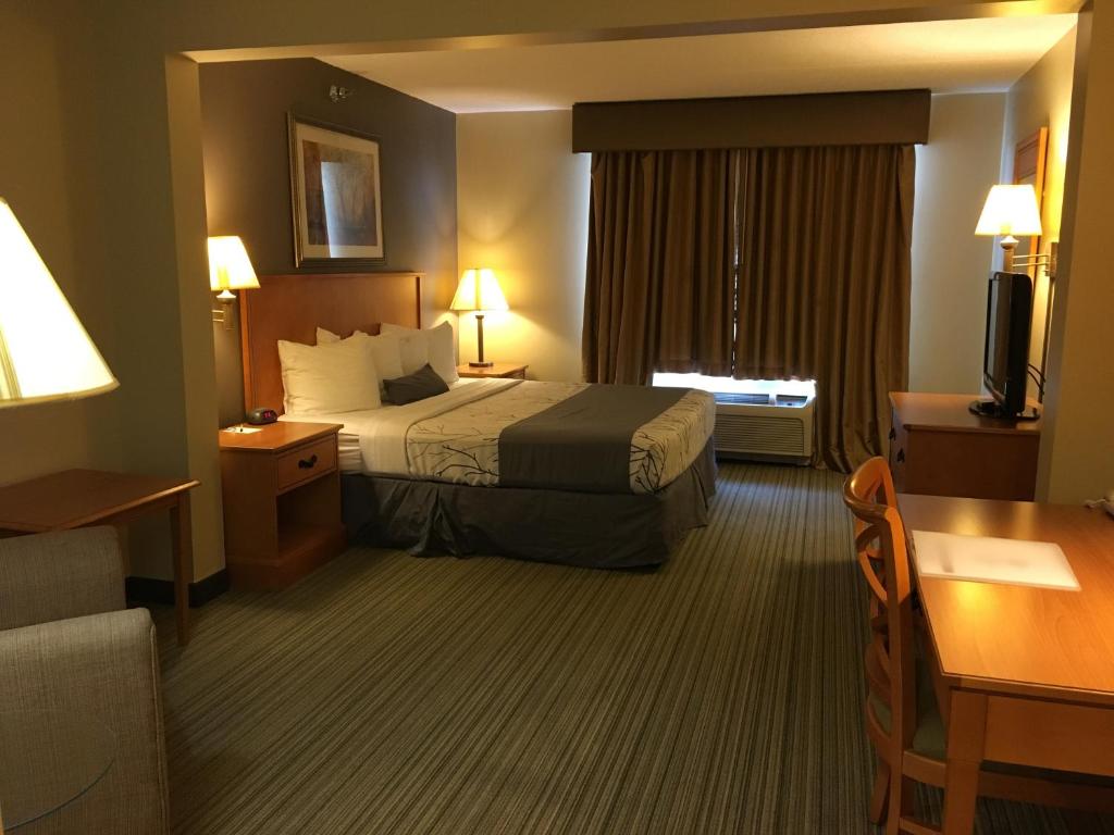 Wingate by Wyndham Coon Rapids