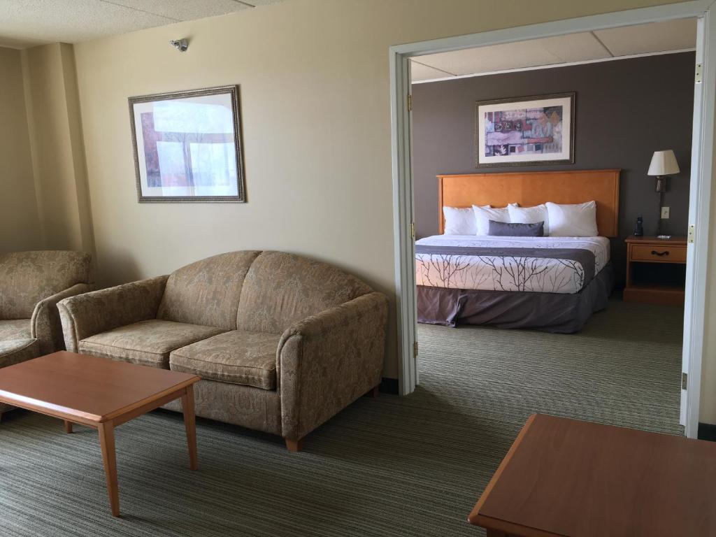 Wingate by Wyndham Coon Rapids