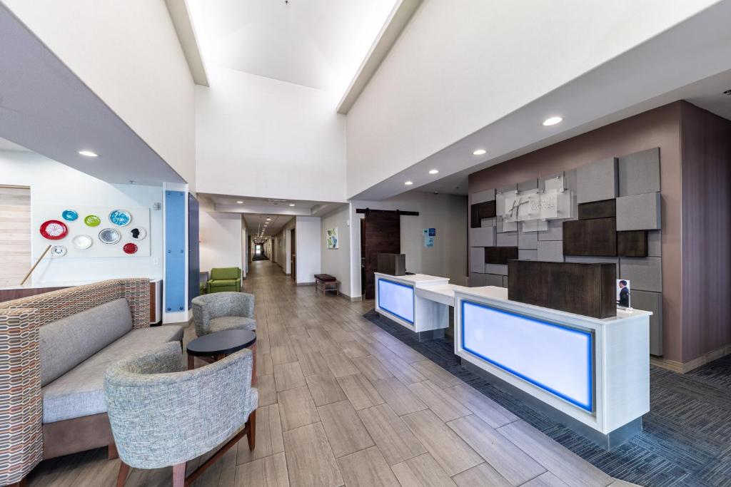 Holiday Inn FORT WORTH - FOSSIL CREEK