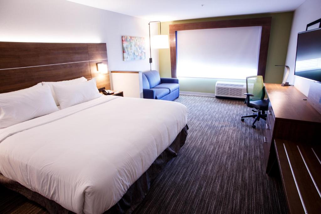 HOLIDAY INN EXPRESS AND SUITES GETTYSBURG