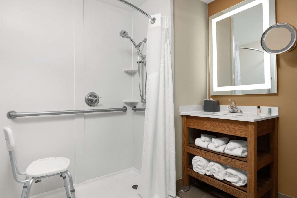 DoubleTree by Hilton Greensboro Airport, NC