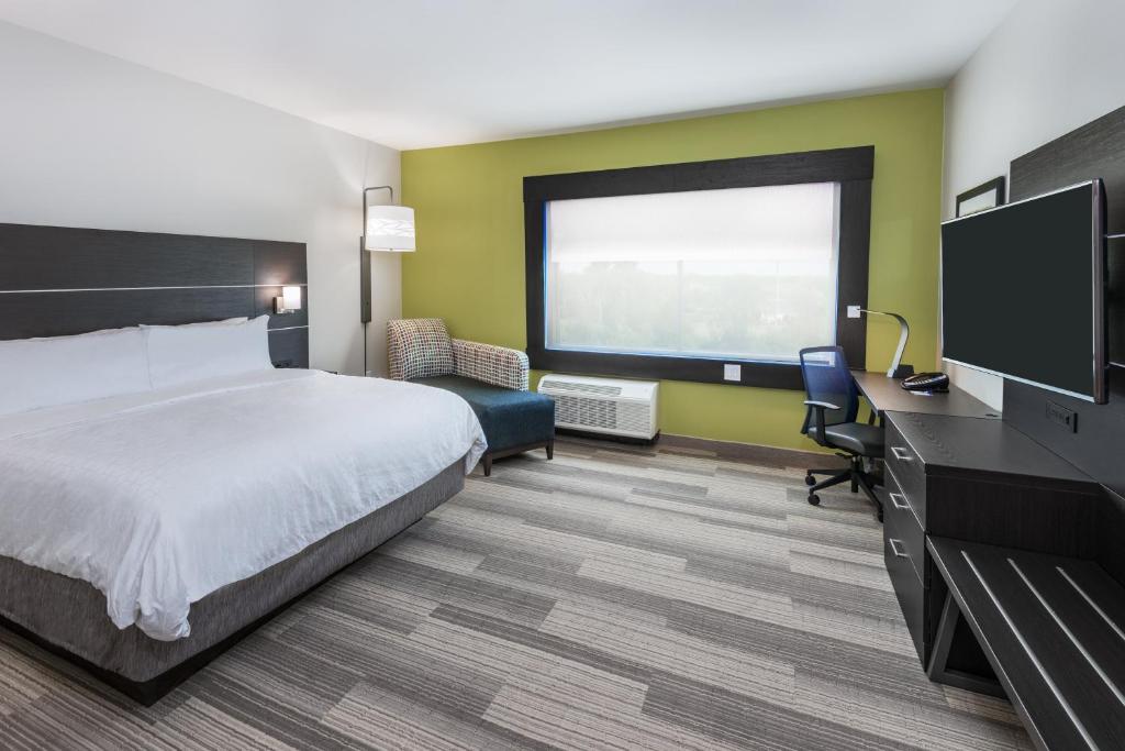 HOLIDAY INN EXPRESS AND SUITES BRYAN