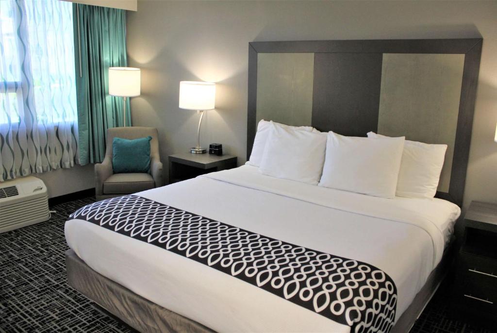 La Quinta Inn & Suites by Wyndham Indianapolis Downtown