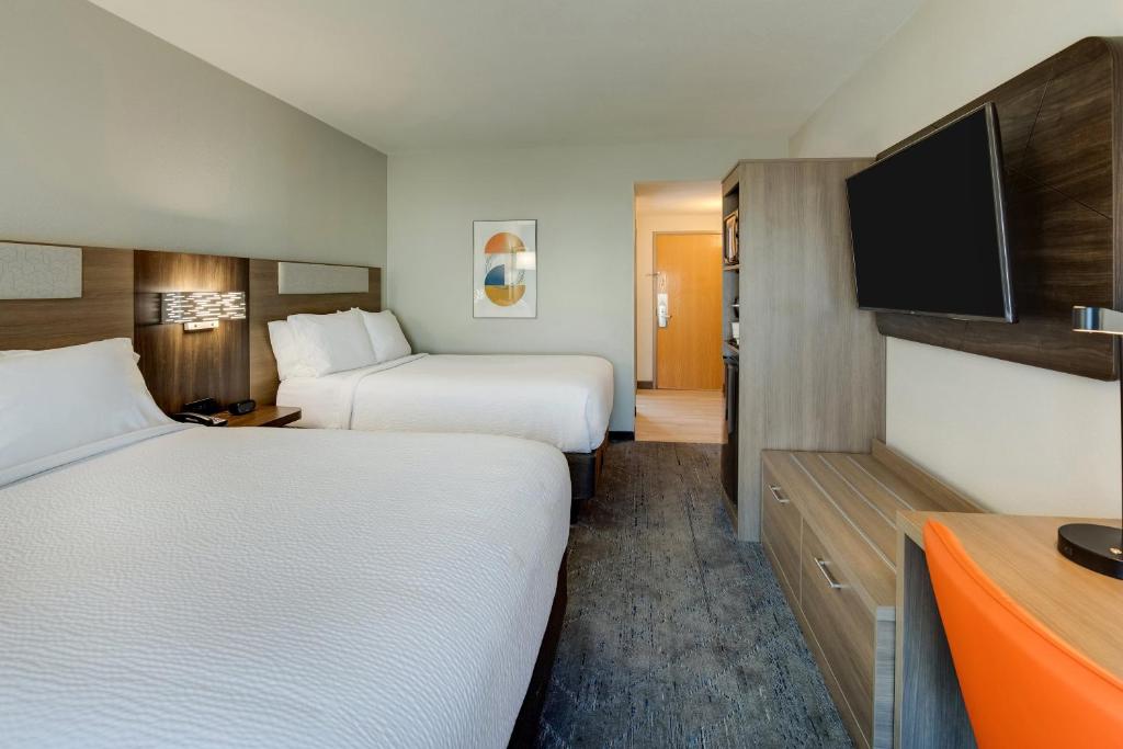 HOLIDAY INN EXPRESS HOTEL & SUITES I-95 CAPITOL BELTWAY-LARGO