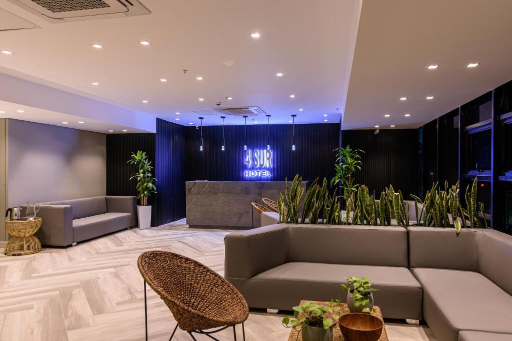 4 Sur Hotel