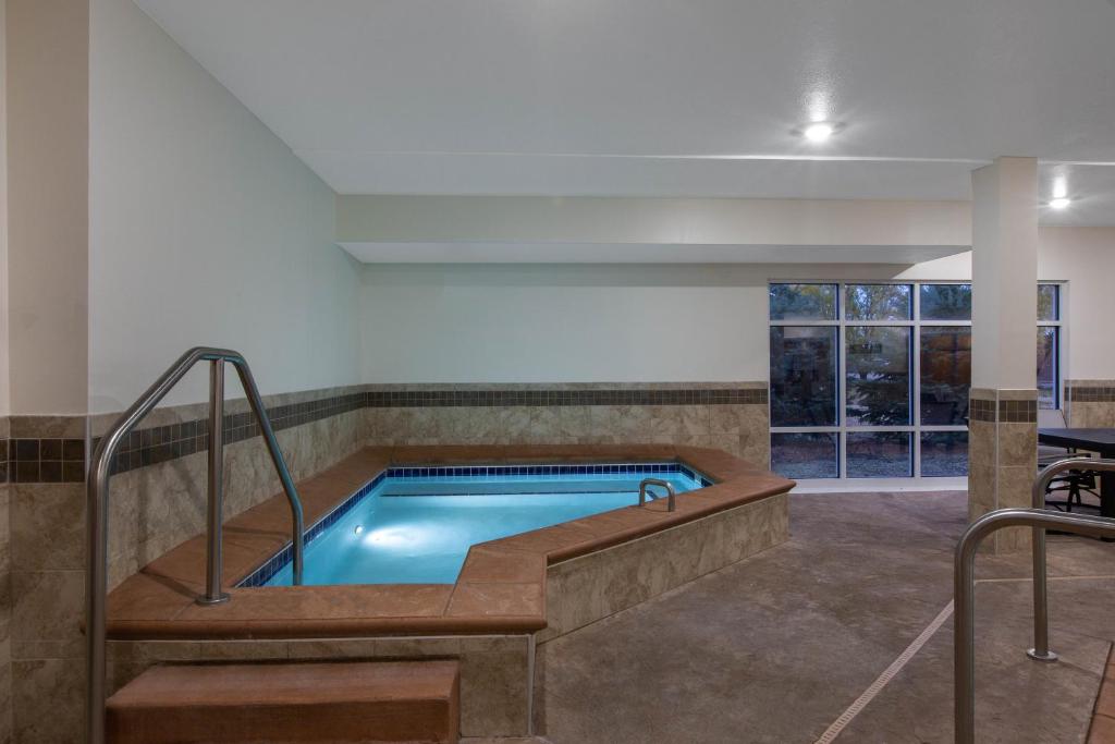 AmericInn by Wyndham Sioux Falls North