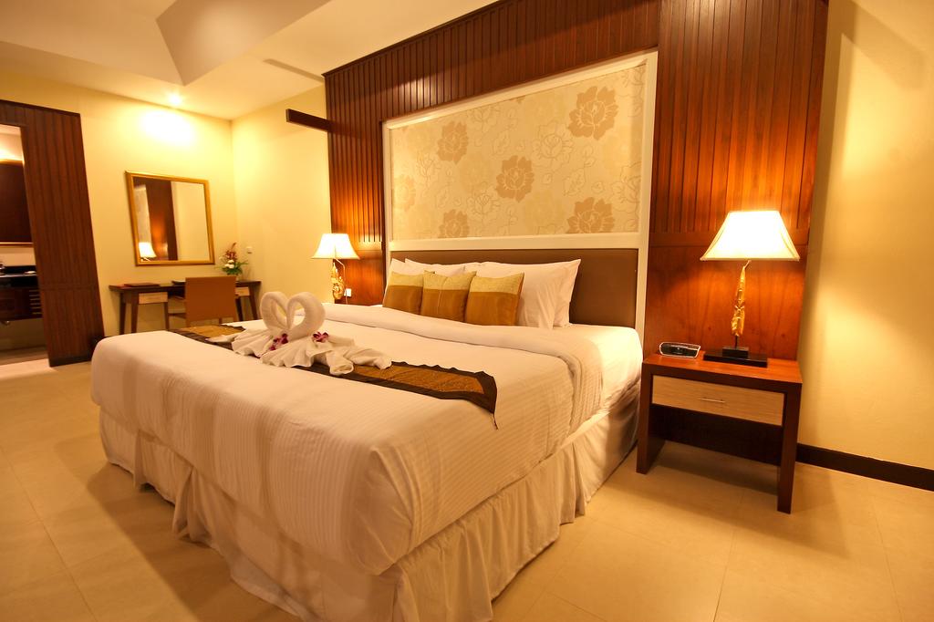 Thai Thani Pool Villa Resort