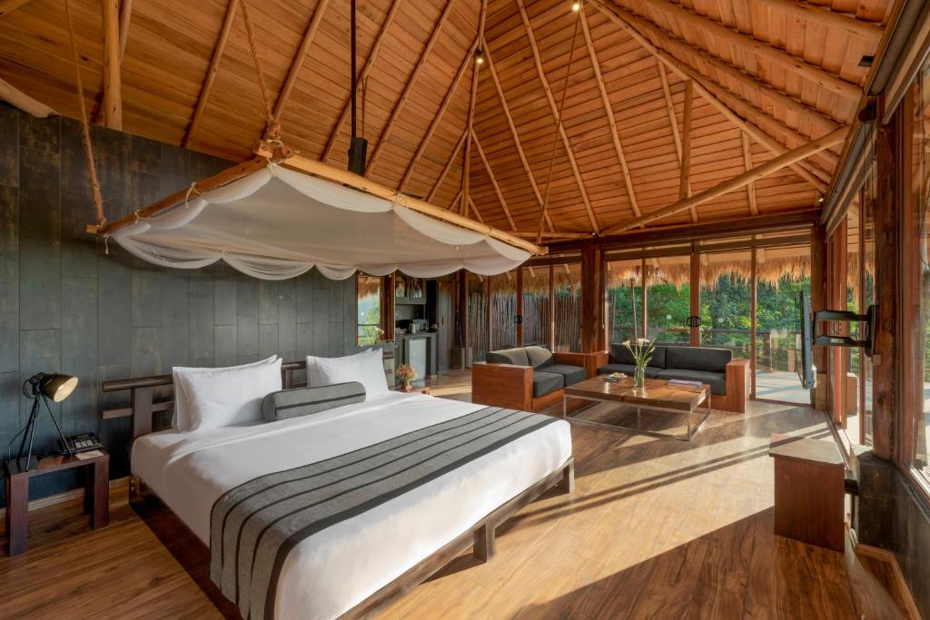 98 Acres Resort & Spa