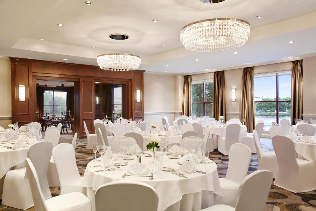 DoubleTree Suites by Hilton Hotel Boston - Cambridge
