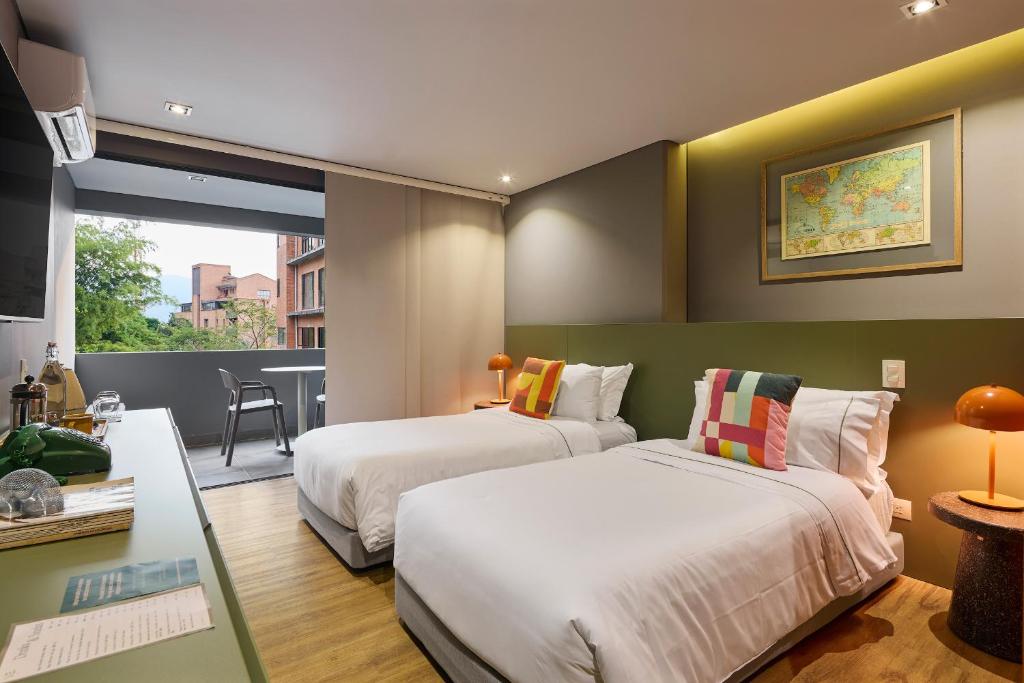 VERSUS HOTEL