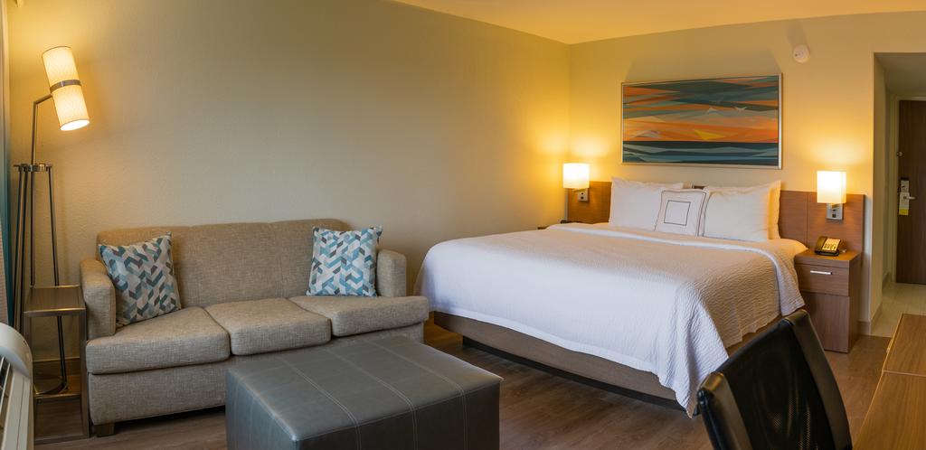 Courtyard by Marriott - Naples