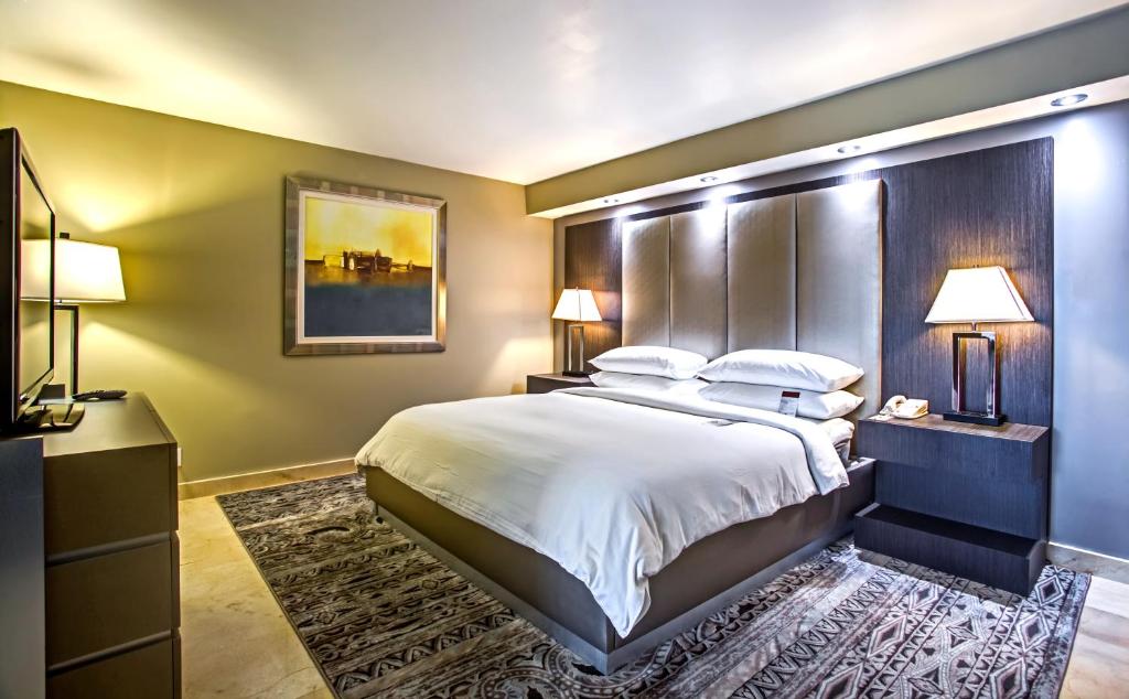 DoubleTree by Hilton Grand Hotel Biscayne Bay
