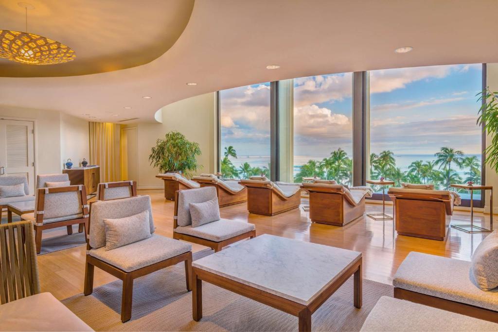 Hyatt Regency Waikiki Beach Resort & Spa