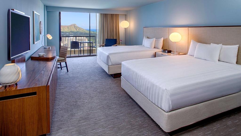 Hyatt Regency Waikiki Beach Resort & Spa