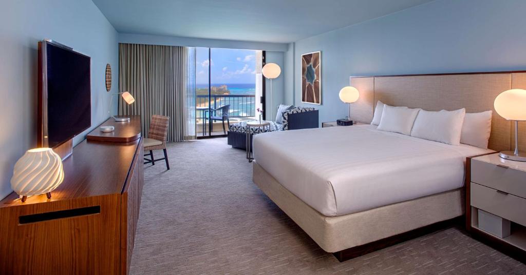 Hyatt Regency Waikiki Beach Resort & Spa