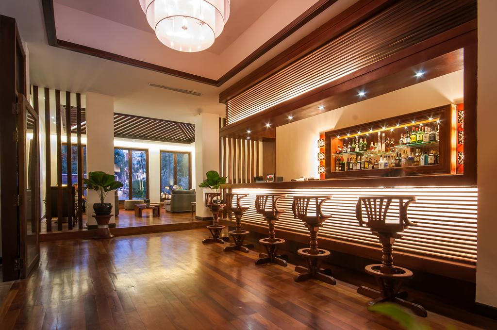 Privilege Floor @ Lotus Blanc