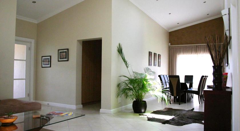 Hajos Lodge And Tours