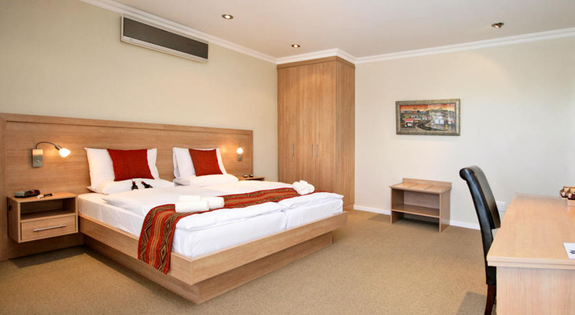 Hajos Lodge And Tours