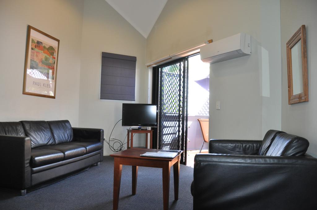 Spring Hill Gardens Apartments