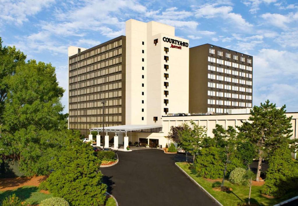 Courtyard by Marriott Boston Logan Airport