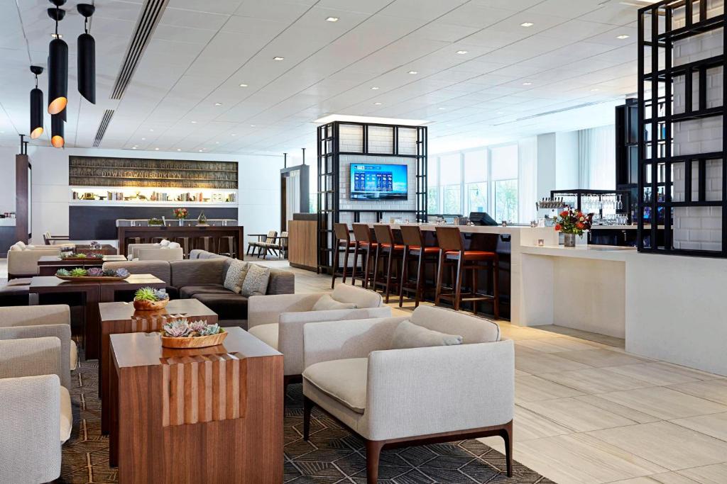 New York Marriott at the Brooklyn Bridge