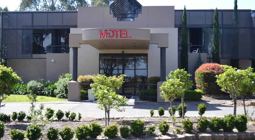 Dingley International Hotel