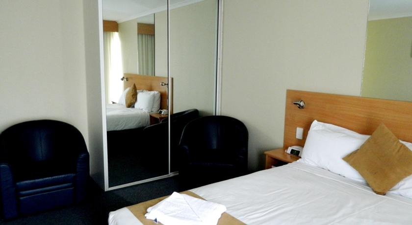 Ciloms Airport Lodge