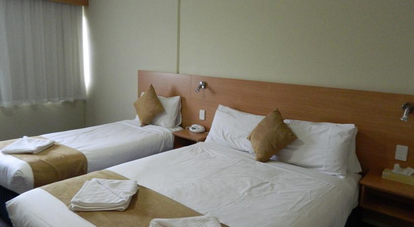 Ciloms Airport Lodge