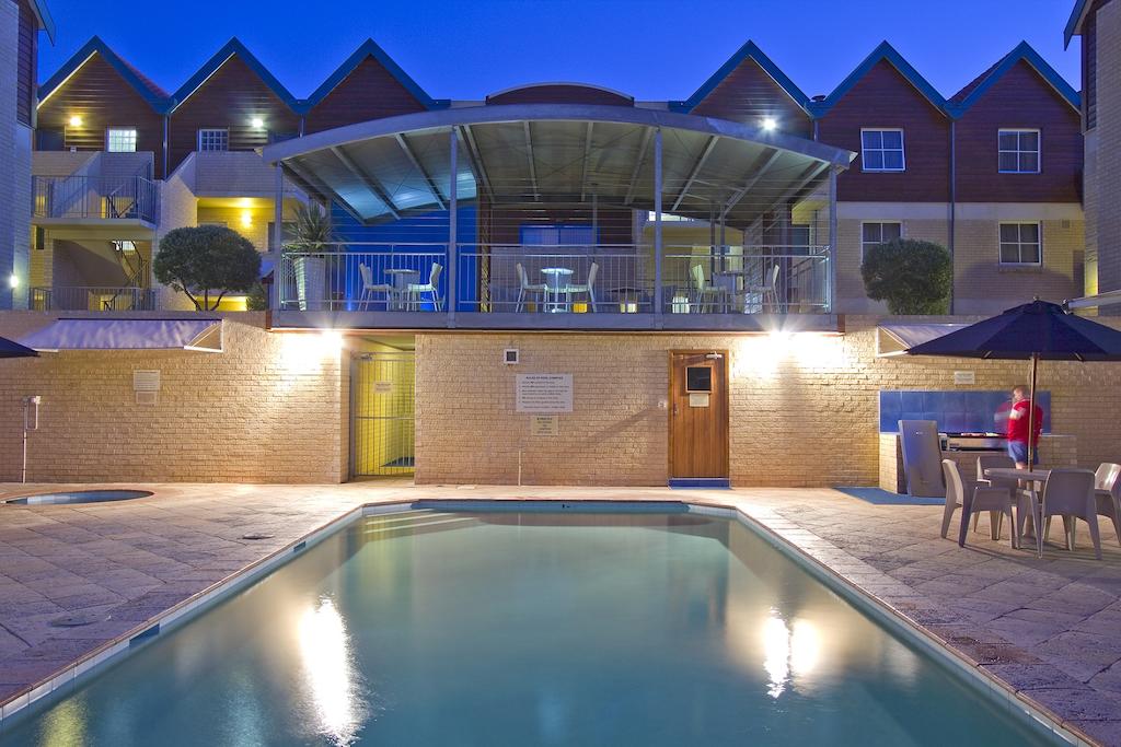 Hillarys Harbour Resort