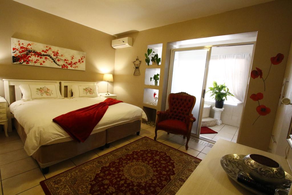 Bluewater Beachfront Guest House