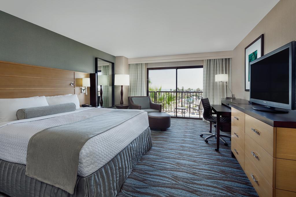 Crowne Plaza Redondo Beach and Marina