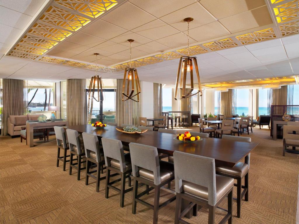 Moana Surfrider, A Westin Resort & Spa, Waikiki Beach