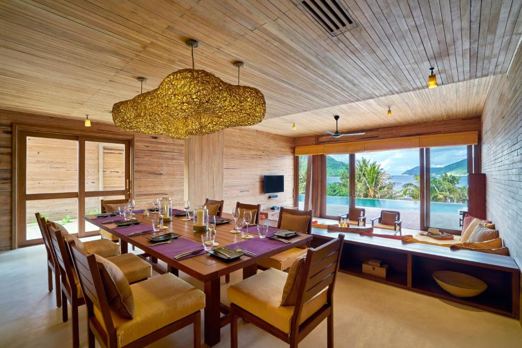 SIX SENSES CON DAO