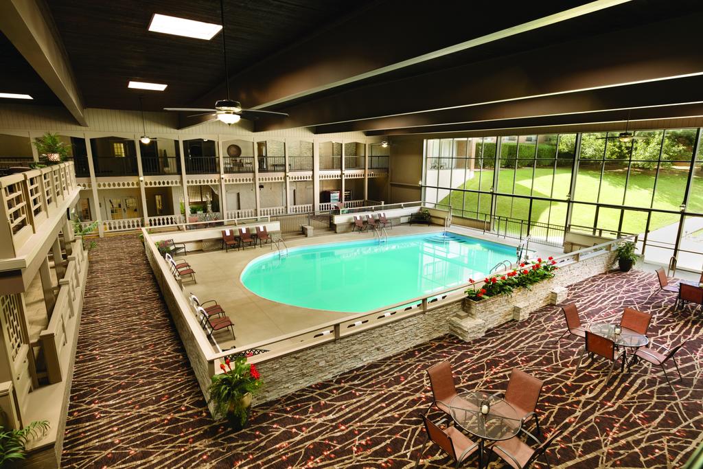 Clarion Hotel Conference Center Louisville North