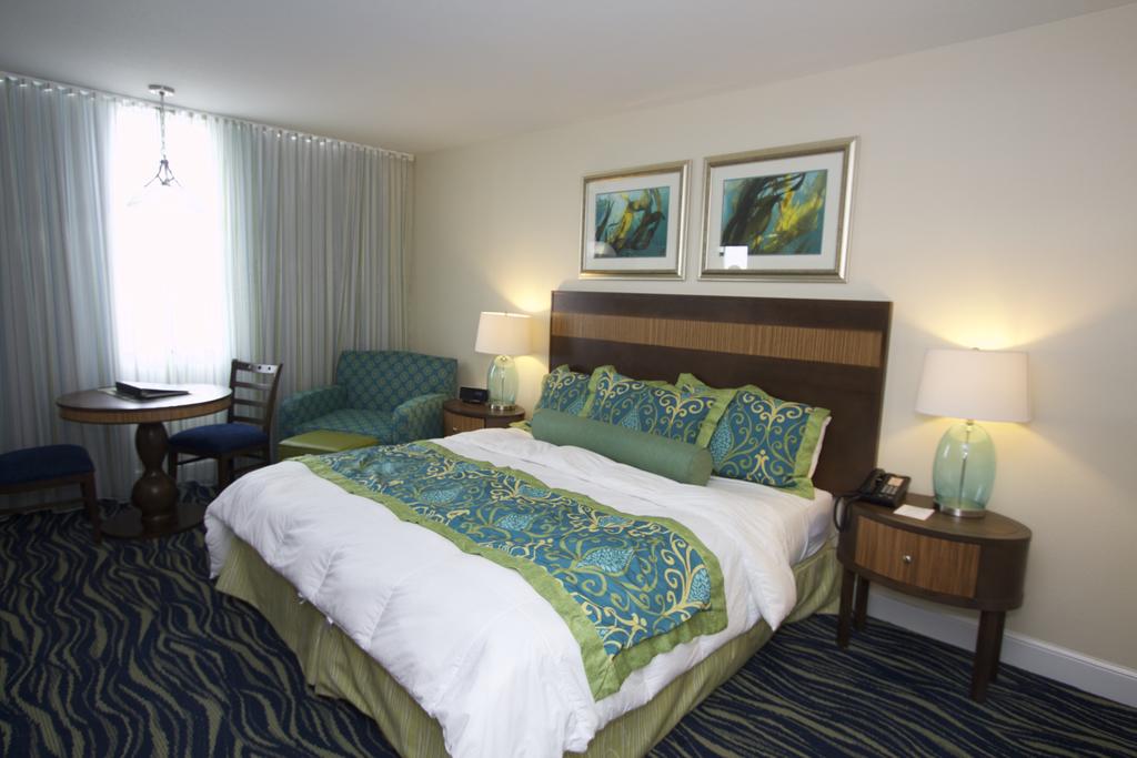Hollywood Beach Tower by Capital Vacations