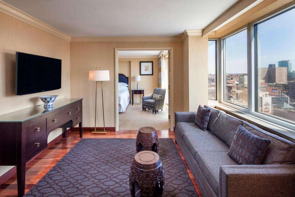 Sheraton LaGuardia East Hotel
