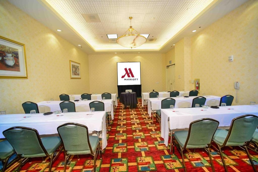Anaheim Marriott Suites