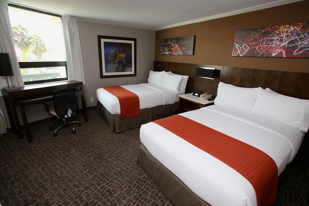 Holiday Inn Long Beach Airport Hotel and Conference Center