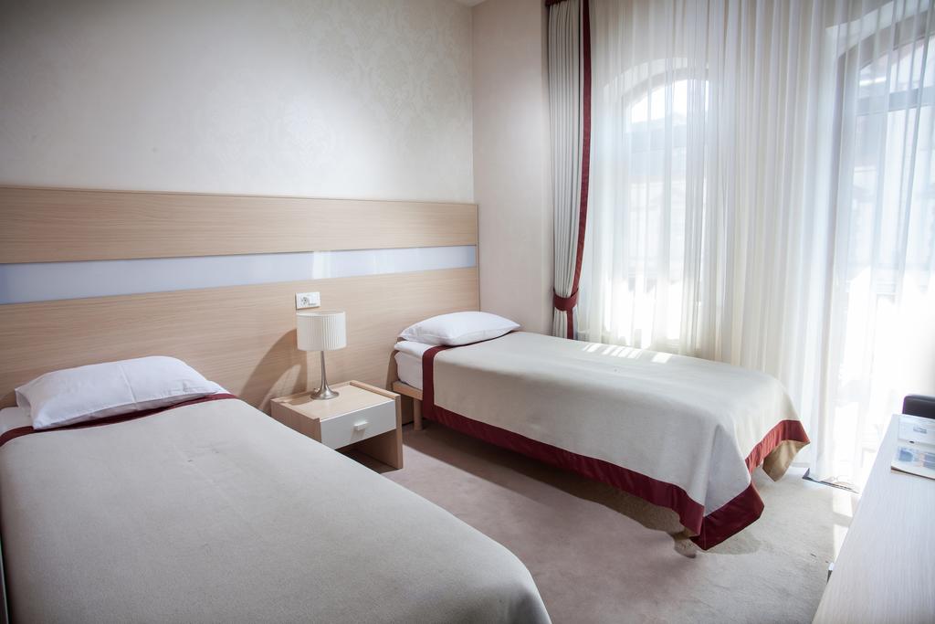 Palais Royal Hotel