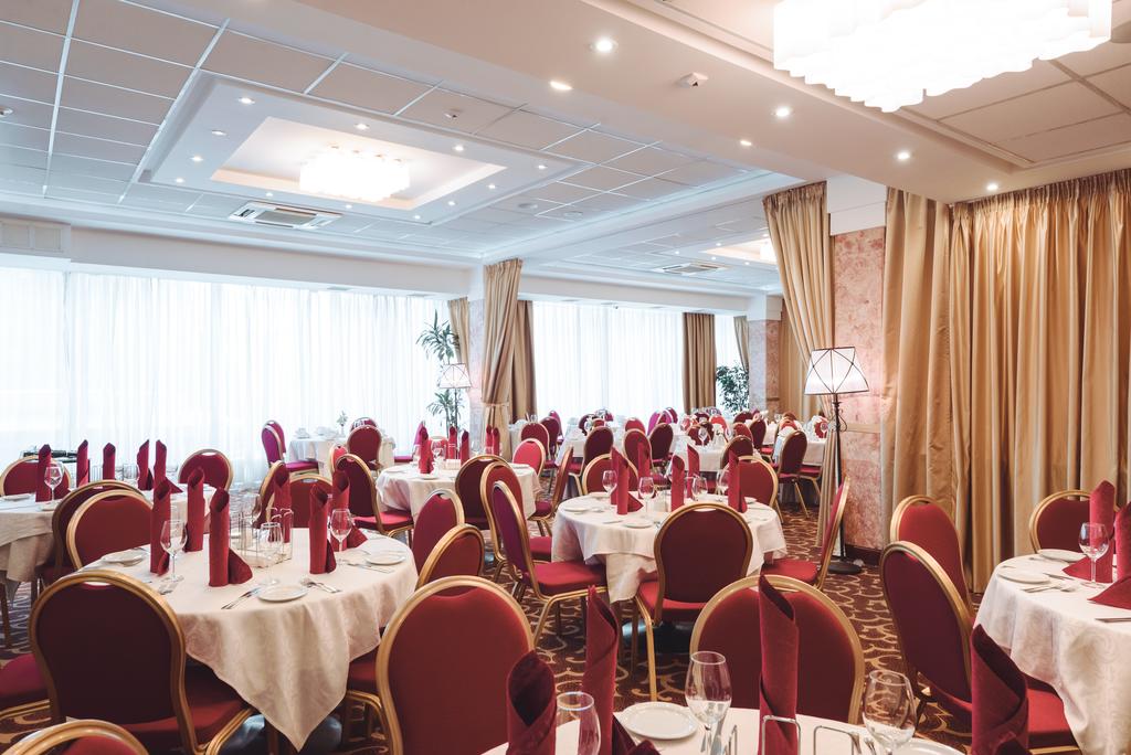 Premier Hotel Rus