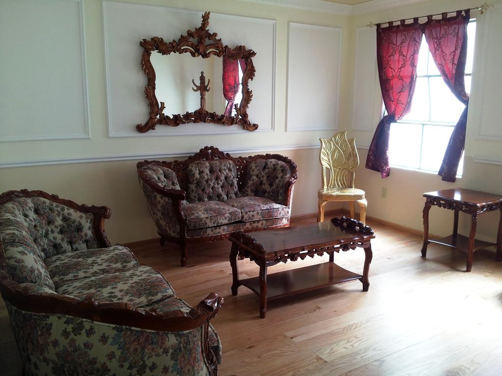 Royal Colonial