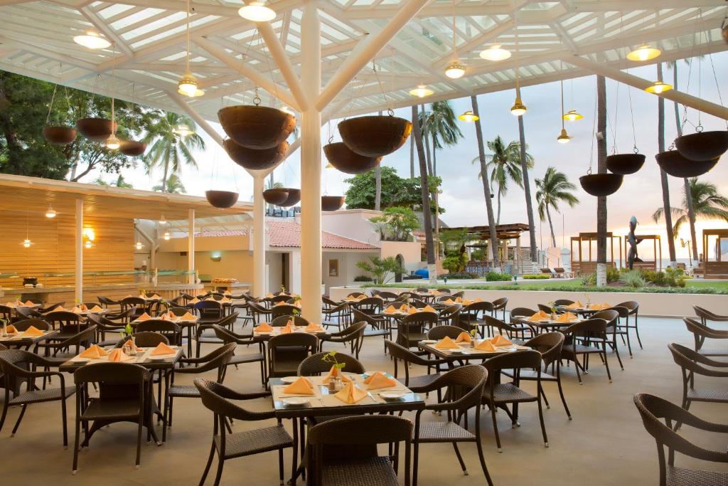 Crown Paradise Golden Puerto Vallarta All Inclusive
