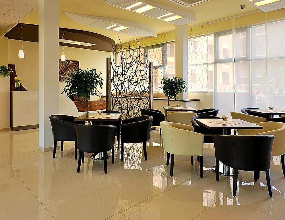 Melrose Apartments