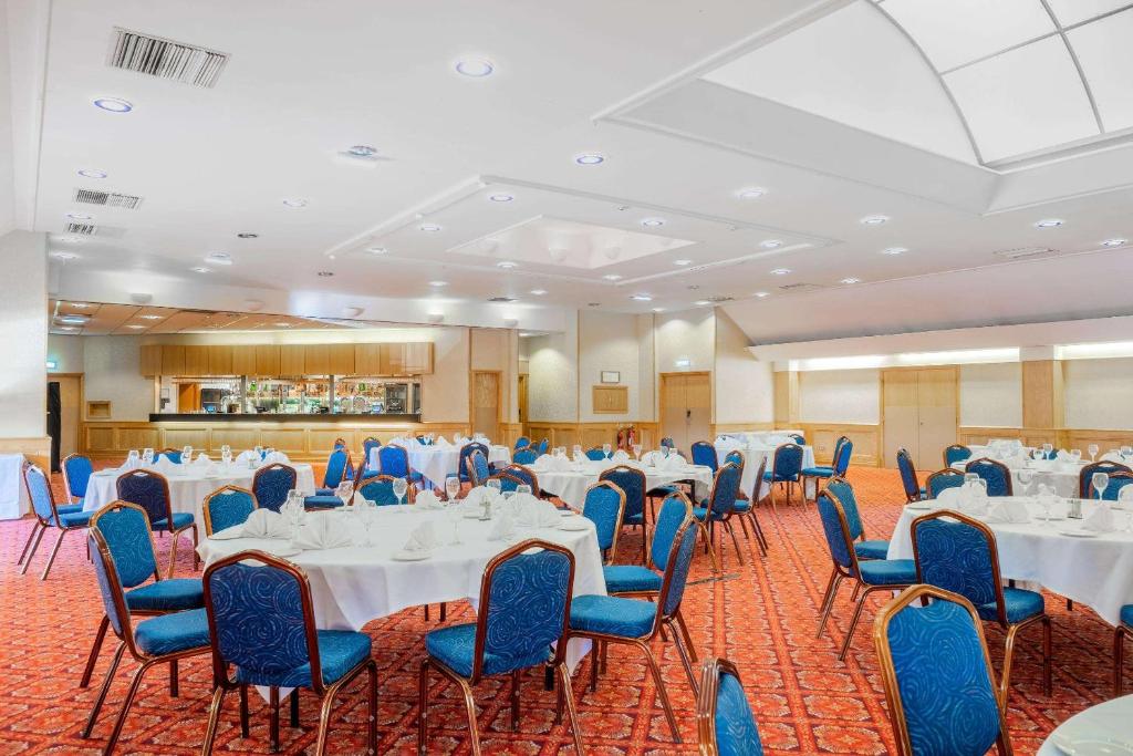 Clarion Cedar Court Wakefield Hotel