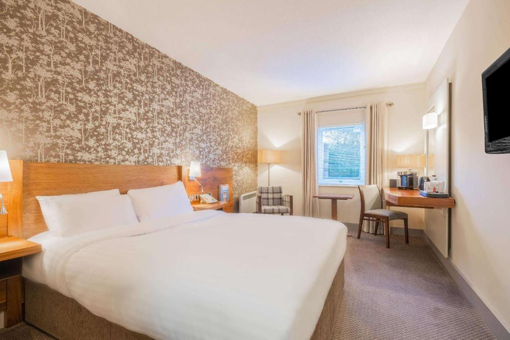 Clarion Cedar Court Wakefield Hotel