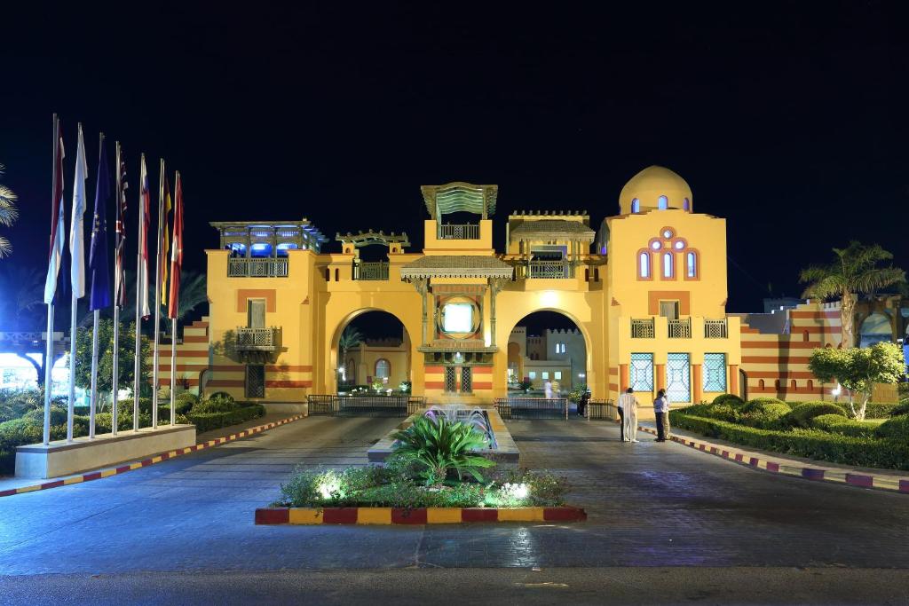Rehana Royal Beach Resort Aqua Park & Spa