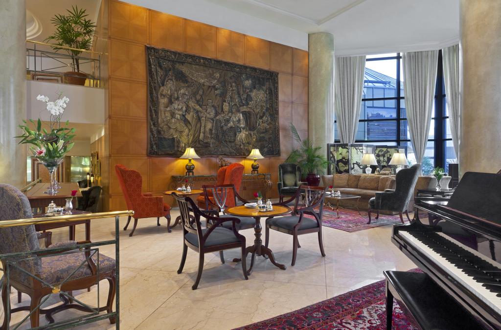 Park Tower A Luxury Collection
