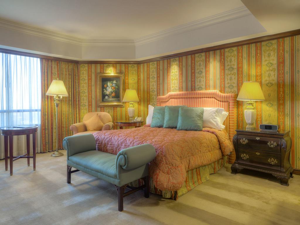 Park Tower A Luxury Collection