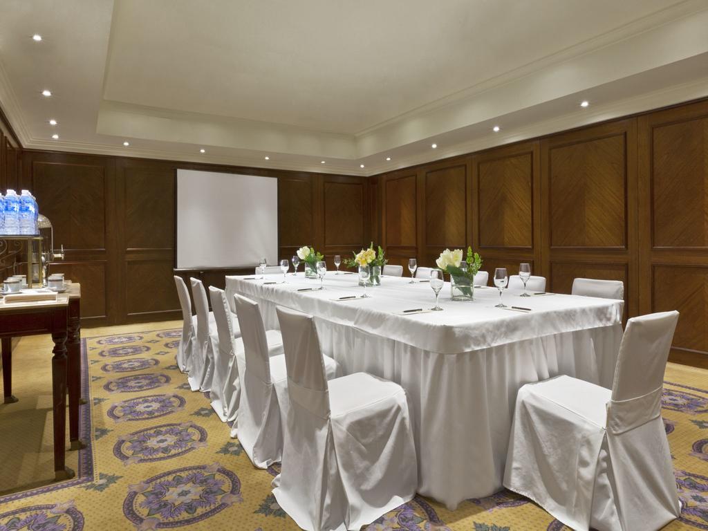 Park Tower A Luxury Collection