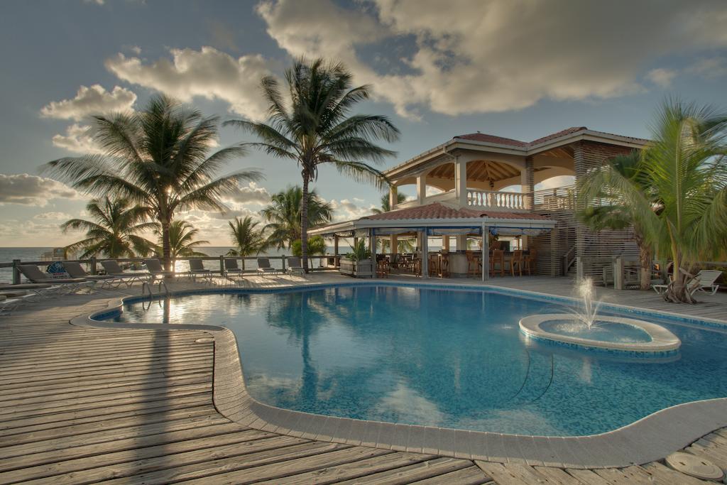 SunBreeze Hotel